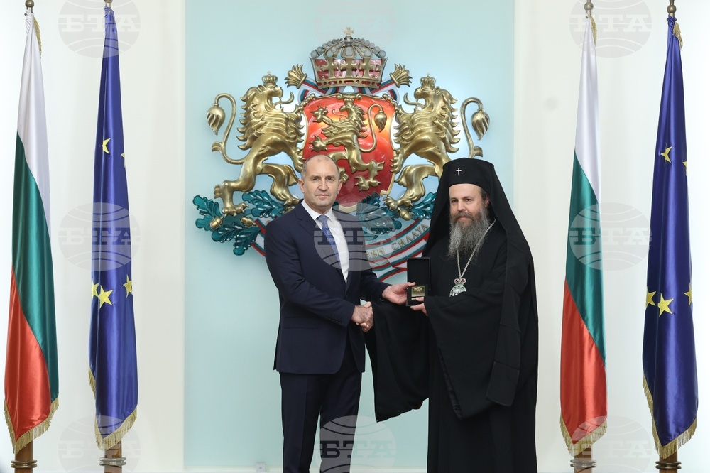 Румен Радев - Неврокопски митрополит Серафим - Почетен знак на президента - удостояване