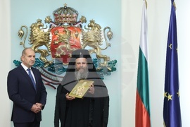 Румен Радев - Неврокопски митрополит Серафим - Почетен знак на президента - удостояване