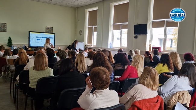 Основно училище „Проф. Иван Батаклиев" в Пазарджик отбеляза патронния си празник с редица инициативи 