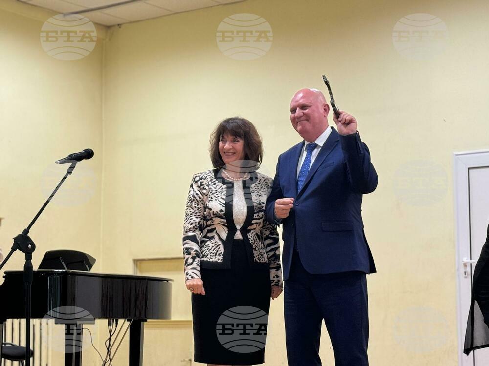 Education Minister: Young Teachers Have Nearly Doubled in Last Four Years