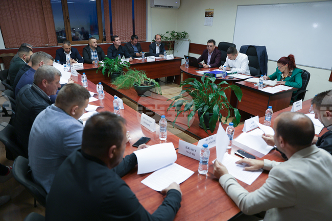 Общинският съвет в Гърмен одобри предложението стадионът в село Огняново да носи името на Георги Бумбаров