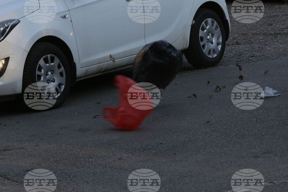 Силен вятър