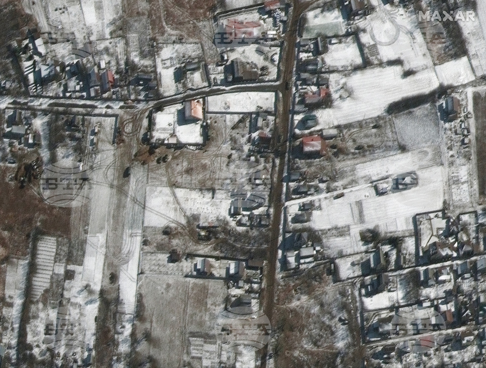 Сателитни снимки показват, че руският военен конвой до Киев се е разпръснал