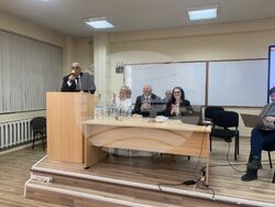 Снимка: Асоциация на прокурорите в България - Иван Гешев пред ученици от професионална гимназия „Хенри Форд“