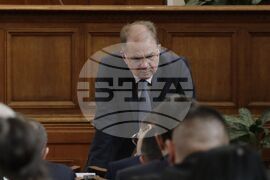 Парламент - заседание - Радомир Чолаков