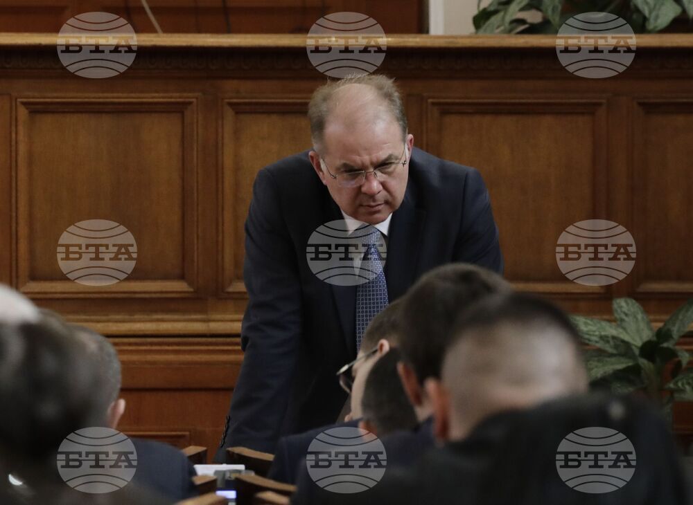 Парламент - заседание - Радомир Чолаков