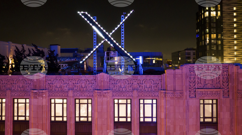 ПТИ: Индия настоява социалната мрежа "Екс" незабавно да премахне разпространяваното от нея вулгарно и незаконно съдържание