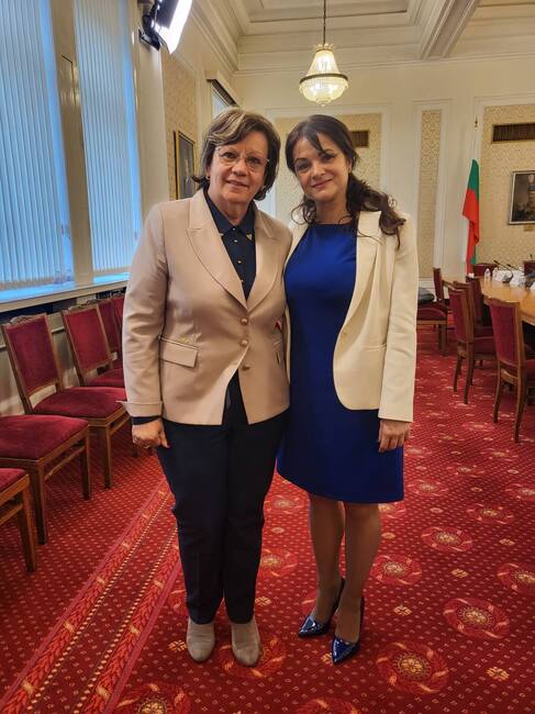 Община Ловеч: Кметът на Ловеч участва в среща в НС за бъдещето на минералните  води