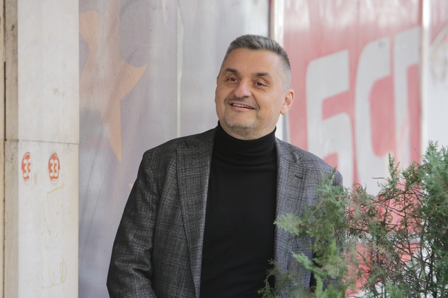 Този мандат не е за съставяне на правителство, той е за вътрешнопартийна употреба, коментира Кирил Добрев преди пленума на БСП