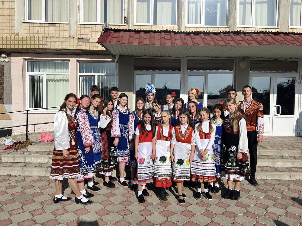 В Кулевчанския опорен лицей в Украйна отбелязаха Деня на бесарабските българи и Деня на народните будители с почит към предците си
