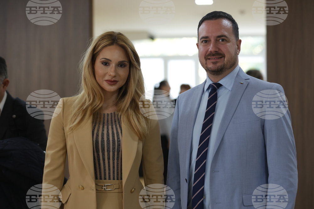  Дискусия - "Измамите в интернет - новата пандемия" 