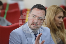  Дискусия - "Измамите в интернет - новата пандемия" 