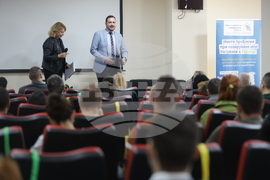  Дискусия - "Измамите в интернет - новата пандемия" 
