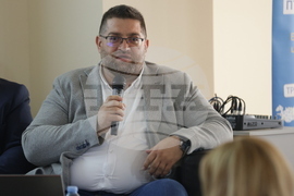  Дискусия - "Измамите в интернет - новата пандемия" 