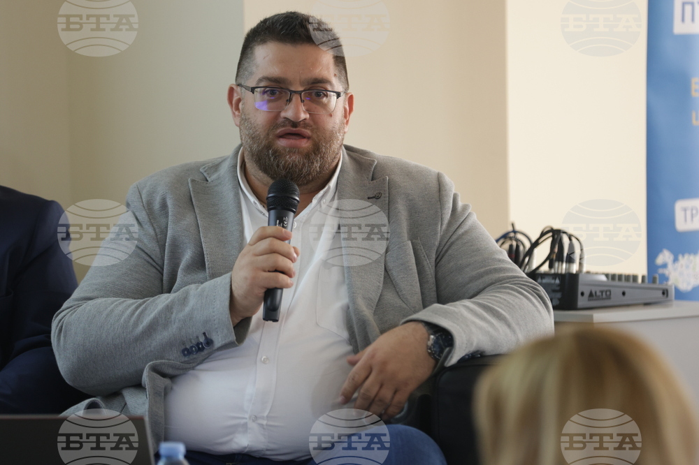  Дискусия - "Измамите в интернет - новата пандемия" 