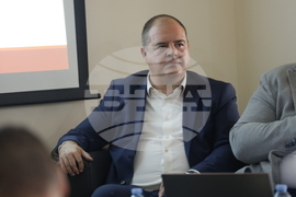  Дискусия - "Измамите в интернет - новата пандемия" 