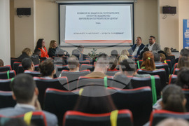  Дискусия - "Измамите в интернет - новата пандемия" 