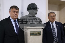 Софийски университет - Илияна Йотова - бюст - Шигейоши Мацумае - откриване