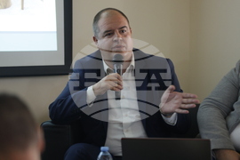  Дискусия - "Измамите в интернет - новата пандемия" 