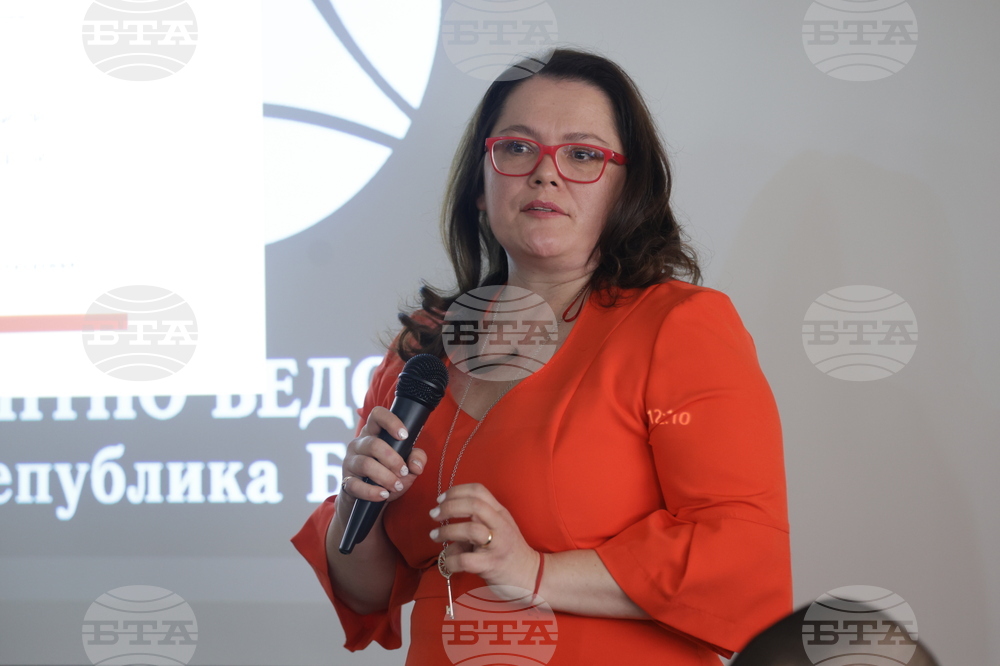  Дискусия - "Измамите в интернет - новата пандемия" 