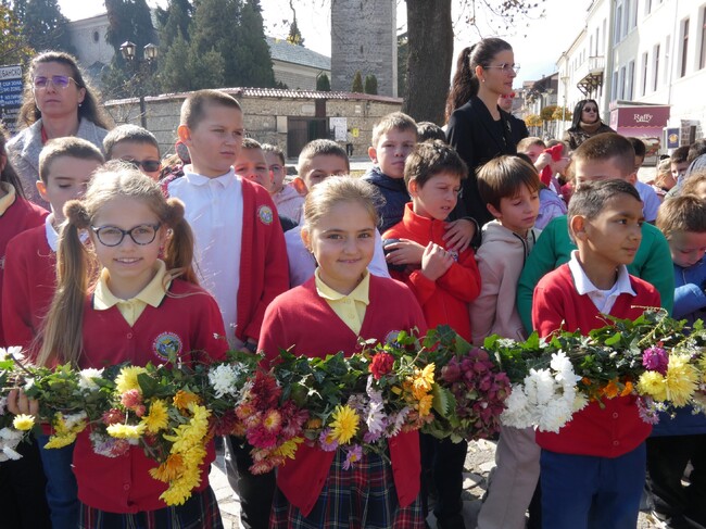 Със силен български дух децата на Банско отбелязаха Деня на народните будители