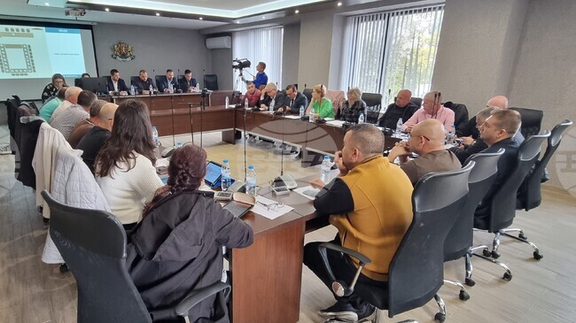 Съветниците в Нови пазар гласуваха Общинска програма за закрила на детето за 2026 г. 