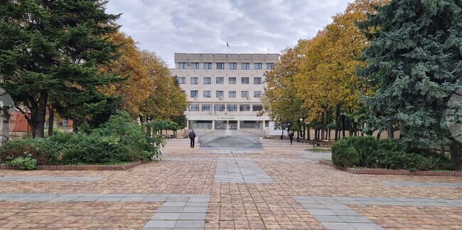 Празнична утреня, лекоатлетически крос, концерт и заря се очакват за празника на Нови пазар