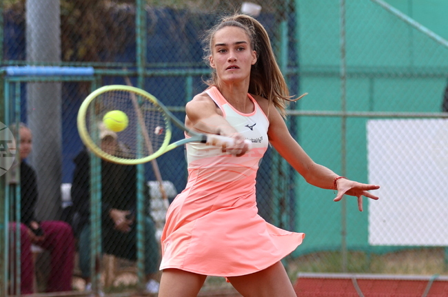 Глушкова победи Топалова и се класира за втория кръг на турнир по тенис в Анталия, Енчева отпадна