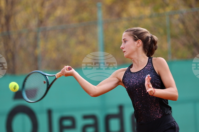 Денчева и Янева се класираха за втория кръг на сингъл на международния турнир по тенис за жени в Пазарджик, Каратанчева, Константинова и Глушкова отпаднаха