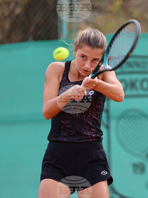 Росица Денчева се класира за полуфиналите на двойки на турнира по тенис във Вербие