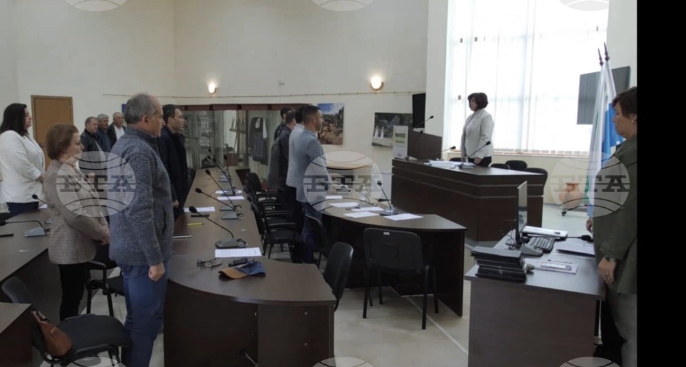 Общински съветници в Приморско гласуваха пари за лечение на двама местни жители