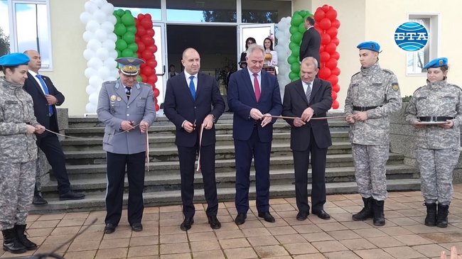 В присъствието на президента Румен Радев бе открит комплекс за авиационно образование в Плевен