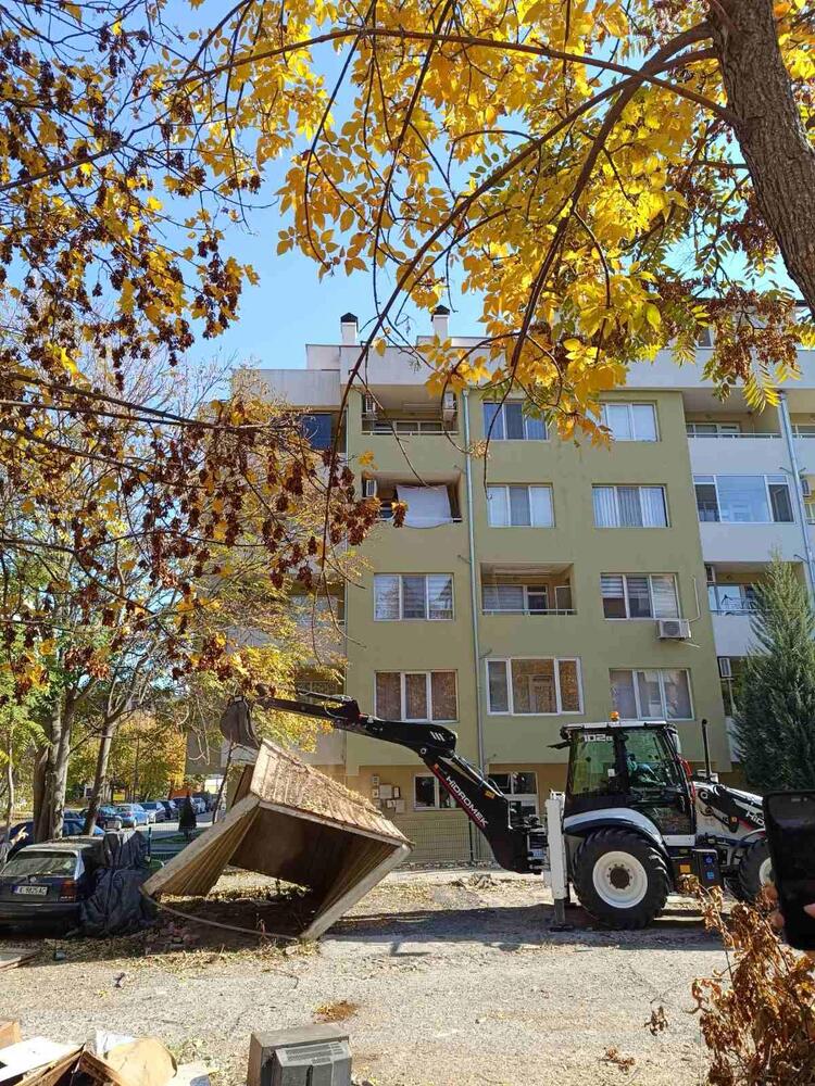 Община Кърджали: Премахват незаконно поставени гаражи