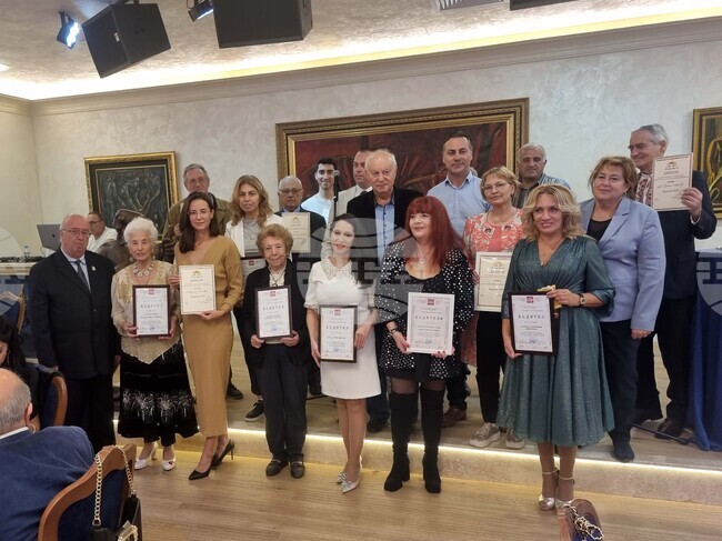 Годишни отличия за Будители