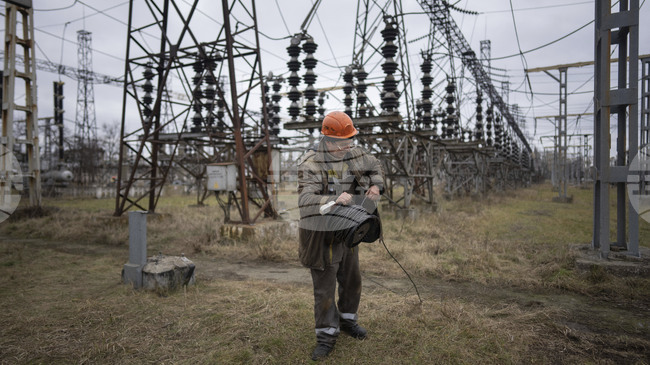 Вносът на електроенергия в Украйна скочи с 40 процента до рекордни нива през януари 2026 г., според консултантска компания