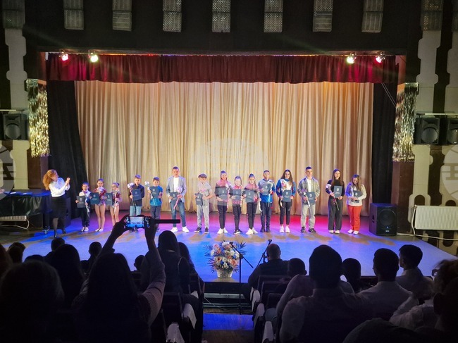 Търговище - награждаване - даровити деца