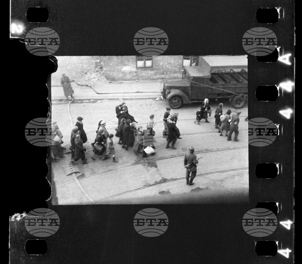 Музей представи непоказани досега фотографии, заснети по време на въстанието във Варшавското гето