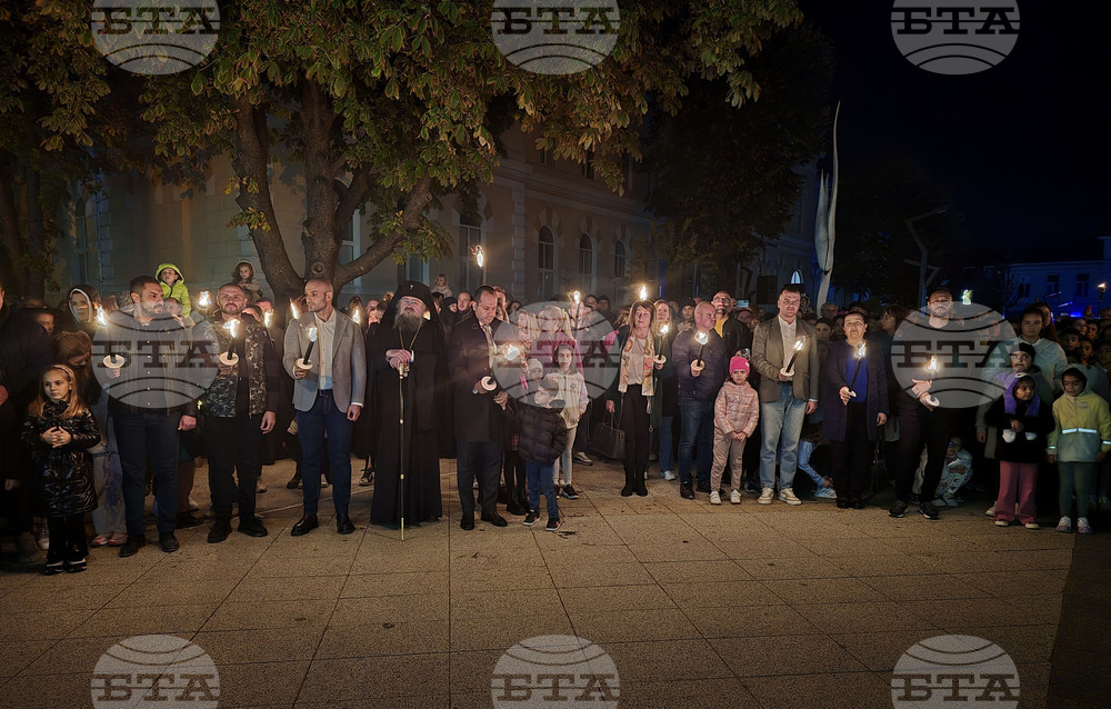 Враца - Ден на народните будители - Факелно шествие на родолюбието
