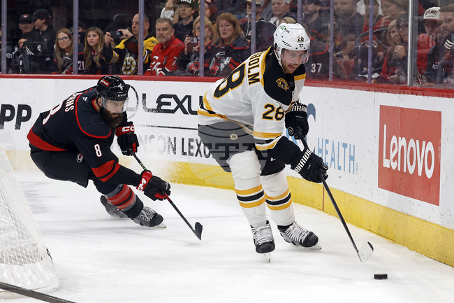 Каролина записа убедителен успех като домакин на Бостън в Националната хокейна лига