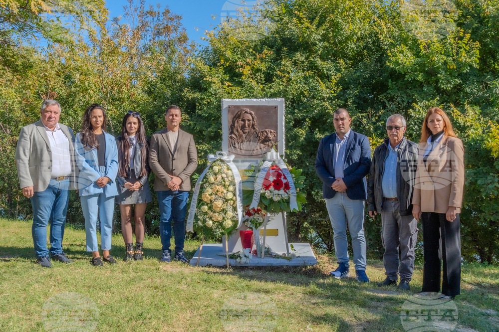 Мемориал „Ангелът на животните“ в памет на ветеринарния лекар д-р Даниела Йорданова беше открит в Царево