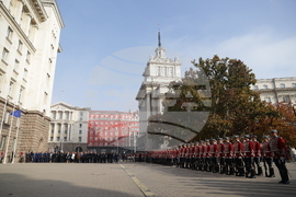 Ден на народните будители - церемония по издигане на националния флаг
