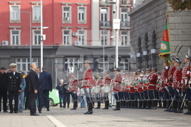 Ден на народните будители - церемония по издигане на националния флаг