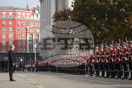 Ден на народните будители - церемония по издигане на националния флаг