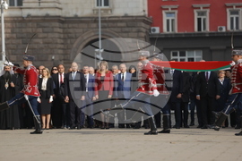 Ден на народните будители - церемония по издигане на националния флаг