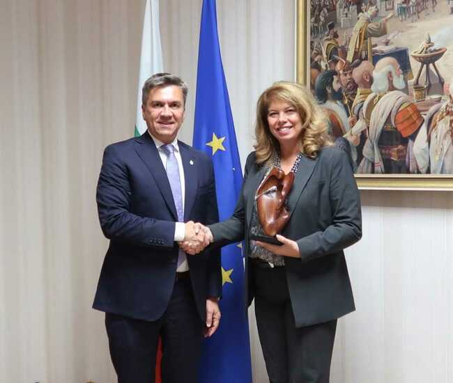 Vice President Iotova Meets Argentina's Chaco Province Governor Zdero