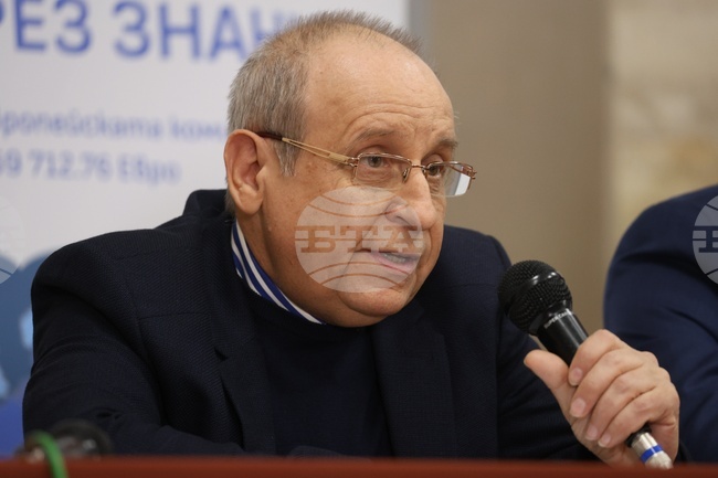 Стремежът при образователните проекти е да се обхванат всички населени места в страната, каза Иван Иванов от агенция „Програма за образование"