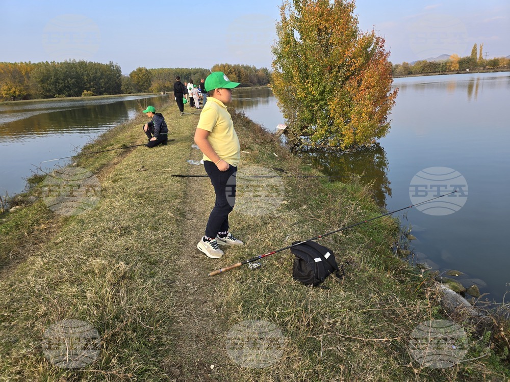Петрич - деца от Рибарско училище - практическо занимание