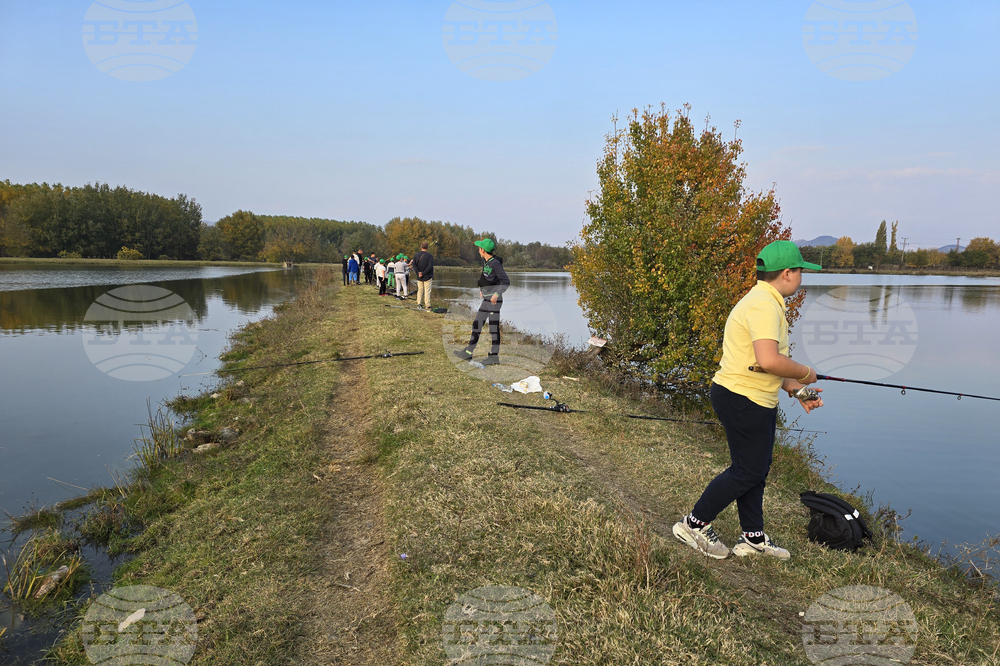 Петрич - деца от Рибарско училище - практическо занимание