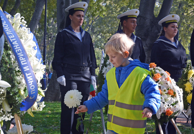 Варна празнува Деня на народните будители