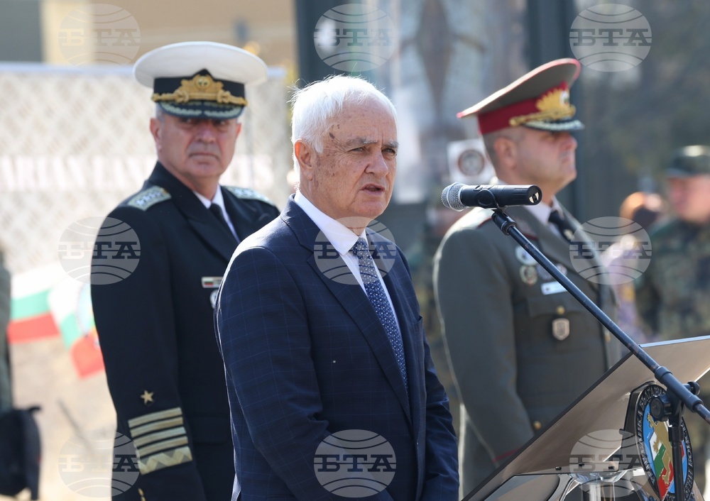 Народен театър „Иван Вазов” - „Сухопътни войски - ние сме там, където има нужда от нас” - фотоизложба